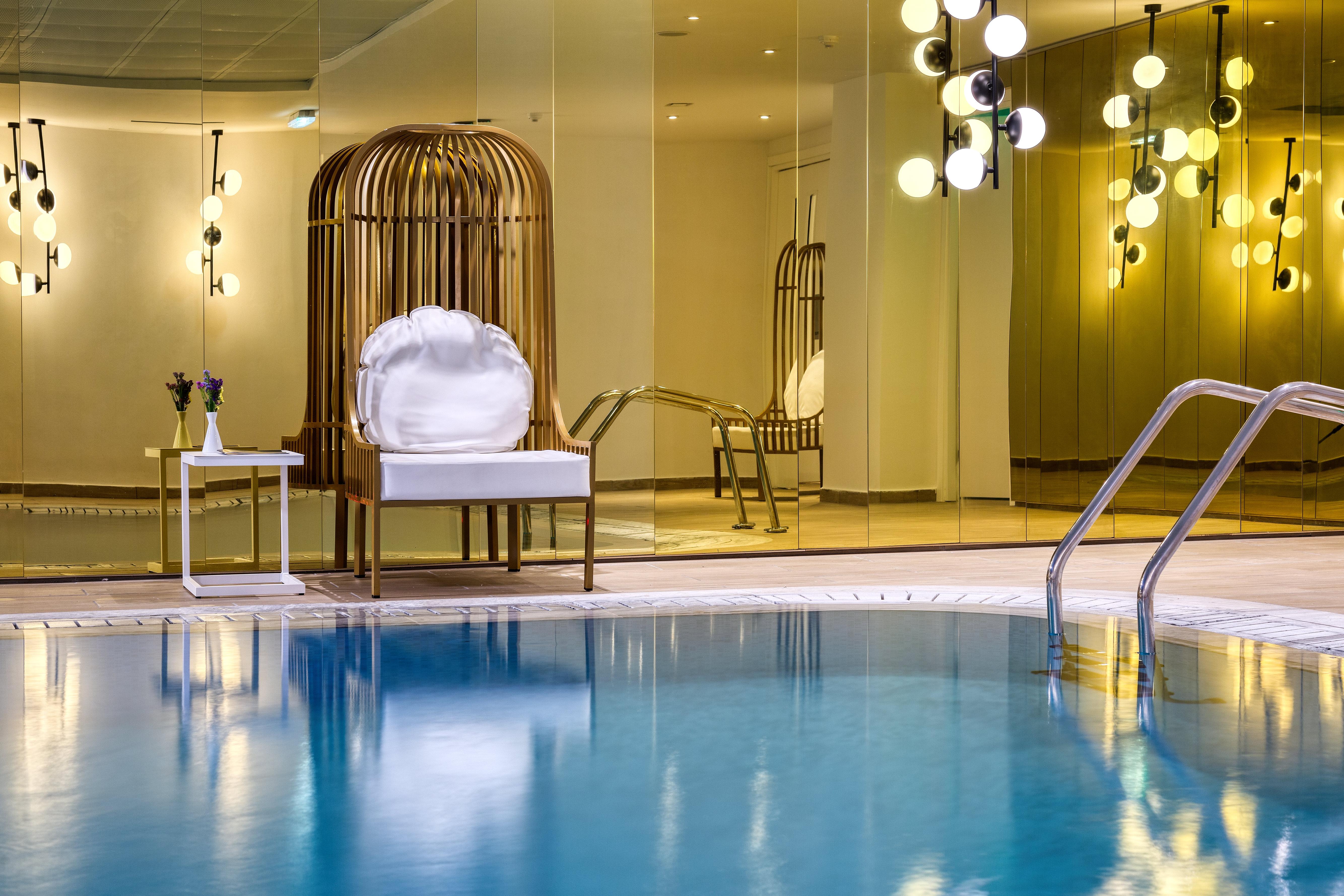 Ivi Mare - Designed For Adults By Louis Hotels Geroskipou Luaran gambar The pool at the Mandarin Oriental, Munich