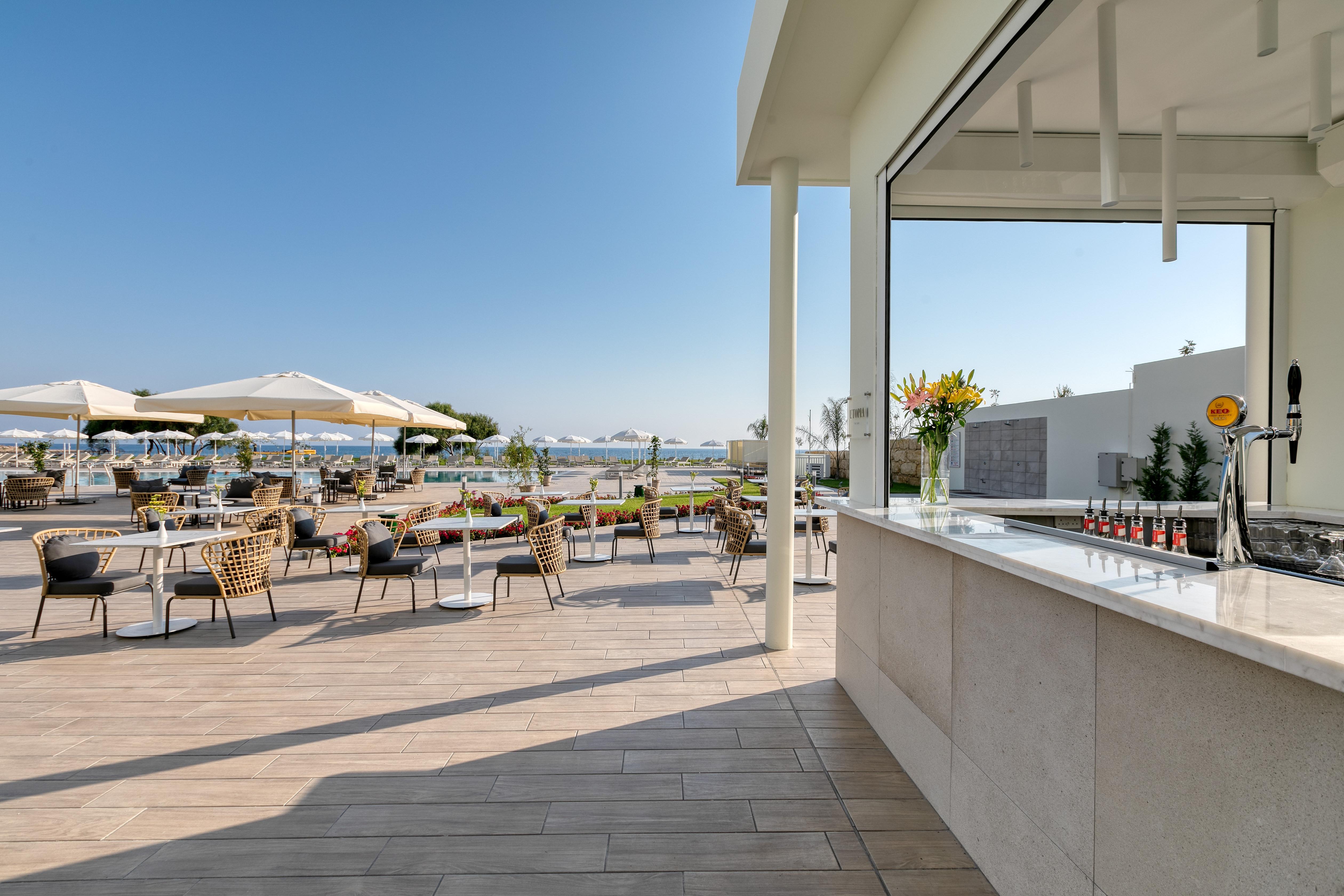 Ivi Mare - Designed For Adults By Louis Hotels Geroskipou Luaran gambar The rooftop bar
