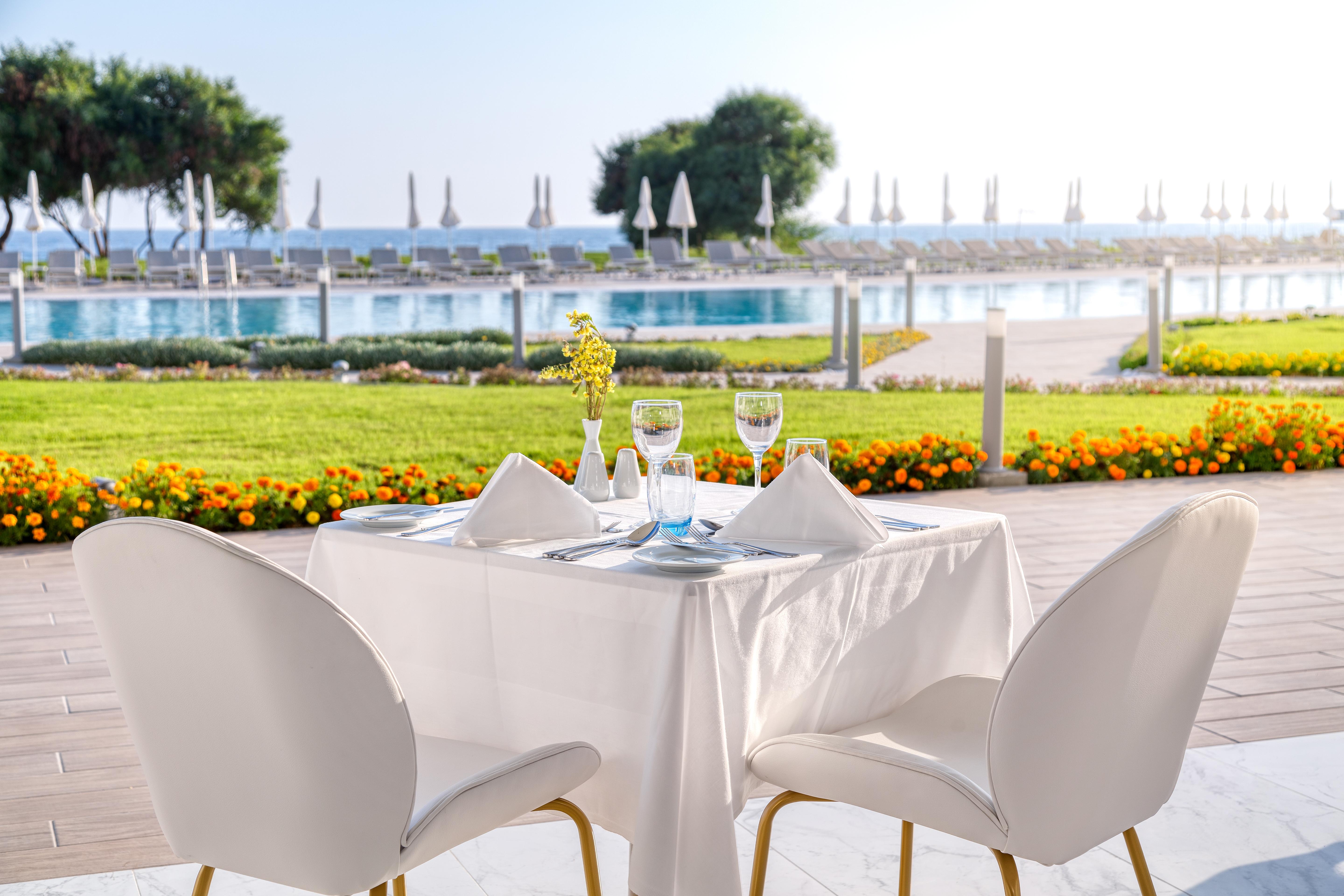 Ivi Mare - Designed For Adults By Louis Hotels Geroskipou Luaran gambar The resort's pool