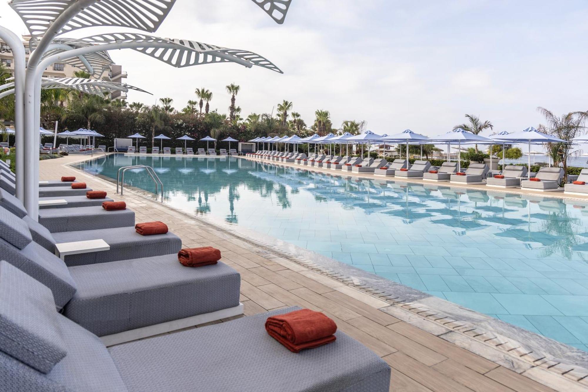 Ivi Mare - Designed For Adults By Louis Hotels Geroskipou Luaran gambar Pool at the Hilton Tel Aviv