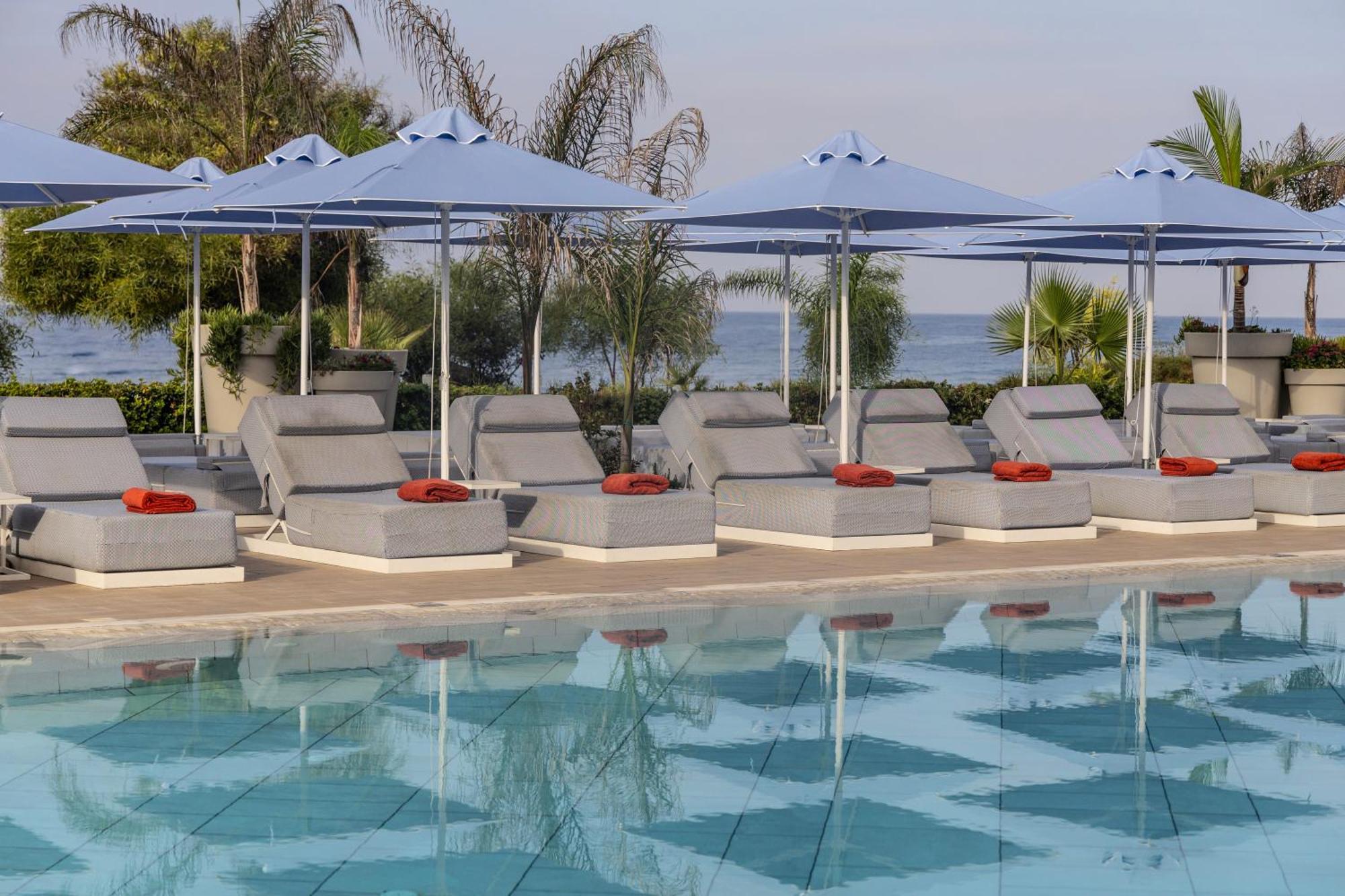 Ivi Mare - Designed For Adults By Louis Hotels Geroskipou Luaran gambar Pool at the Westin Athens
