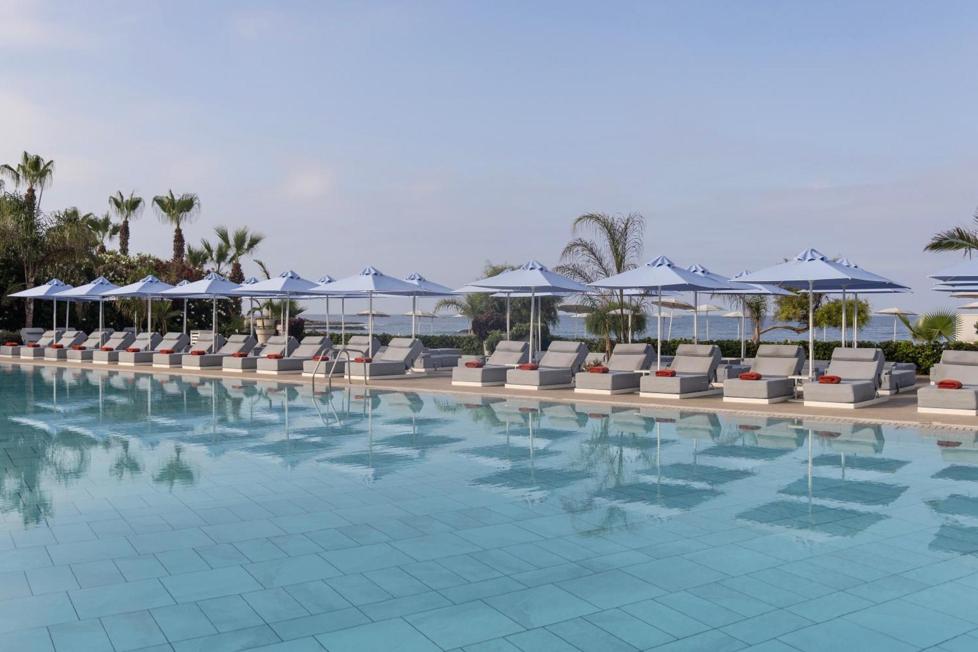Ivi Mare - Designed For Adults By Louis Hotels Geroskipou Luaran gambar The swimming pool at the hotel