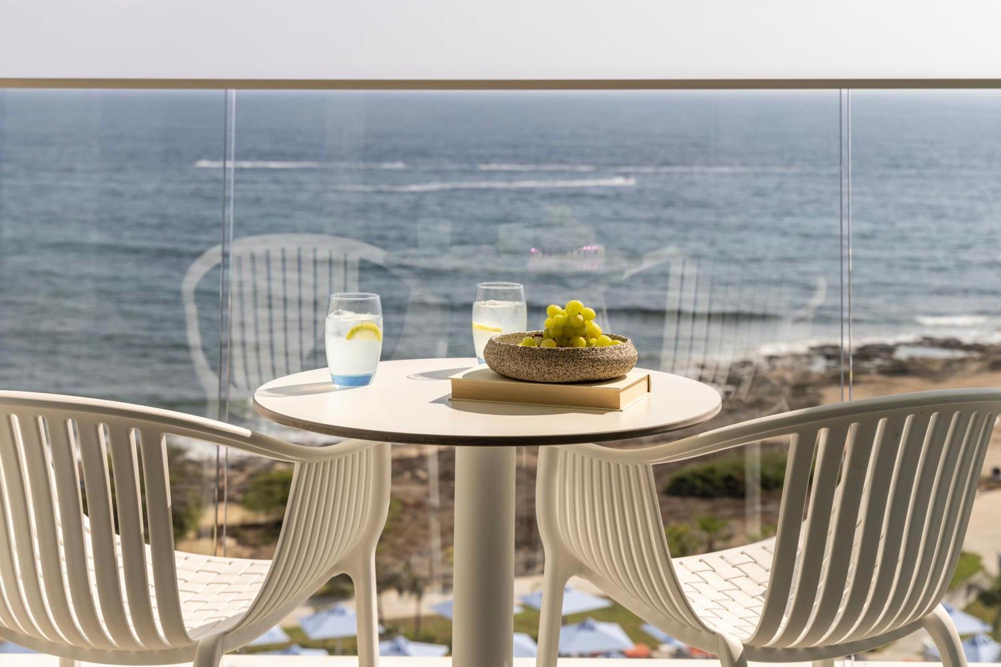 Ivi Mare - Designed For Adults By Louis Hotels Geroskipou Luaran gambar View from the hotel
